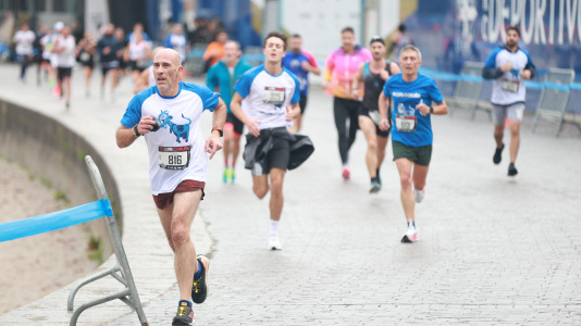 Miles de personas corrieron en la prueba, que batió su récord de participación y contó con el patrocinio de DxT Campeón