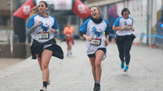 Miles de personas corrieron en la prueba, que batió su récord de participación y contó con el patrocinio de DxT Campeón
