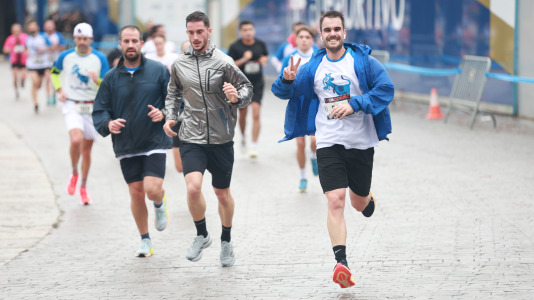 Miles de personas corrieron en la prueba, que batió su récord de participación y contó con el patrocinio de DxT Campeón