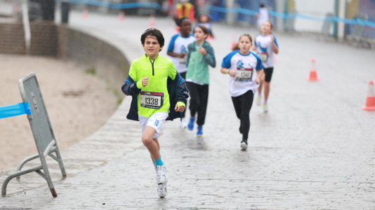 Miles de personas corrieron en la prueba, que batió su récord de participación y contó con el patrocinio de DxT Campeón
