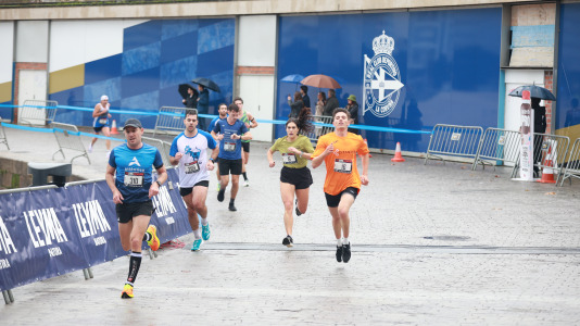 Miles de personas corrieron en la prueba, que batió su récord de participación y contó con el patrocinio de DxT Campeón