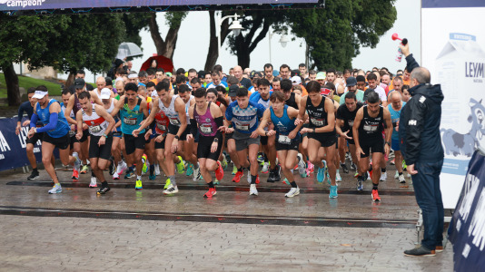 Miles de personas corrieron en la prueba, que batió su récord de participación y contó con el patrocinio de DxT Campeón