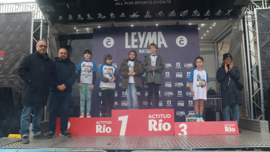 Miles de personas corrieron en la prueba, que batió su récord de participación y contó con el patrocinio de DxT Campeón