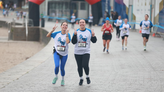 Miles de personas corrieron en la prueba, que batió su récord de participación y contó con el patrocinio de DxT Campeón