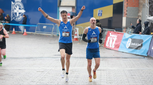 Miles de personas corrieron en la prueba, que batió su récord de participación y contó con el patrocinio de DxT Campeón