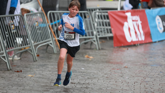 Miles de personas corrieron en la prueba, que batió su récord de participación y contó con el patrocinio de DxT Campeón