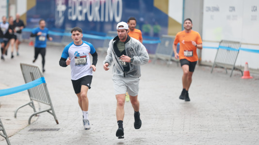 Miles de personas corrieron en la prueba, que batió su récord de participación y contó con el patrocinio de DxT Campeón