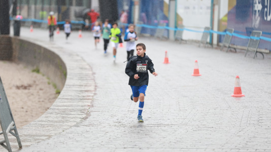 Miles de personas corrieron en la prueba, que batió su récord de participación y contó con el patrocinio de DxT Campeón