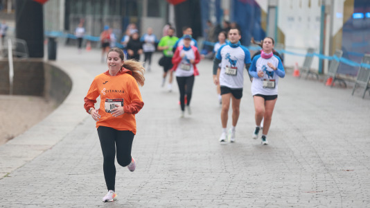 Miles de personas corrieron en la prueba, que batió su récord de participación y contó con el patrocinio de DxT Campeón