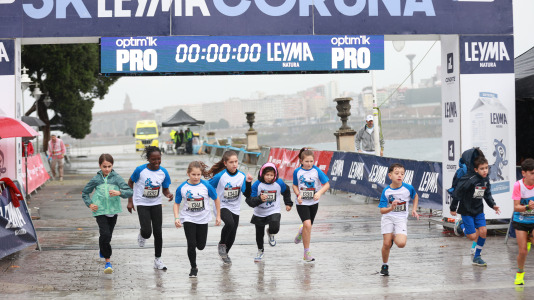 Miles de personas corrieron en la prueba, que batió su récord de participación y contó con el patrocinio de DxT Campeón