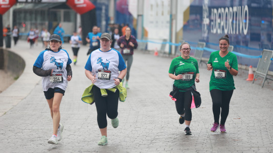 Miles de personas corrieron en la prueba, que batió su récord de participación y contó con el patrocinio de DxT Campeón
