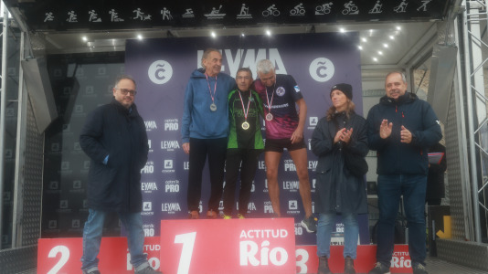 Miles de personas corrieron en la prueba, que batió su récord de participación y contó con el patrocinio de DxT Campeón