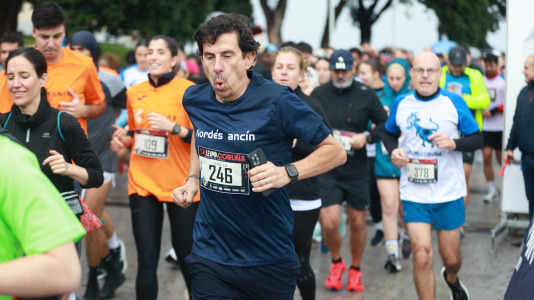 Miles de personas corrieron en la prueba, que batió su récord de participación y contó con el patrocinio de DxT Campeón
