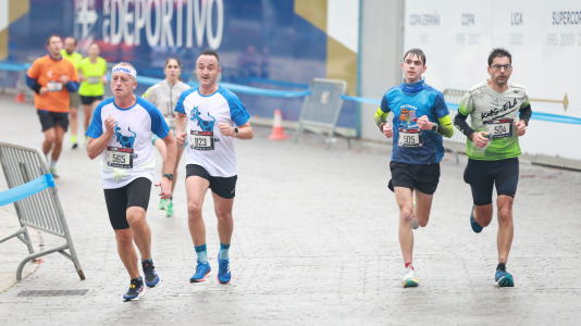 Miles de personas corrieron en la prueba, que batió su récord de participación y contó con el patrocinio de DxT Campeón