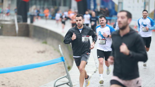 Miles de personas corrieron en la prueba, que batió su récord de participación y contó con el patrocinio de DxT Campeón