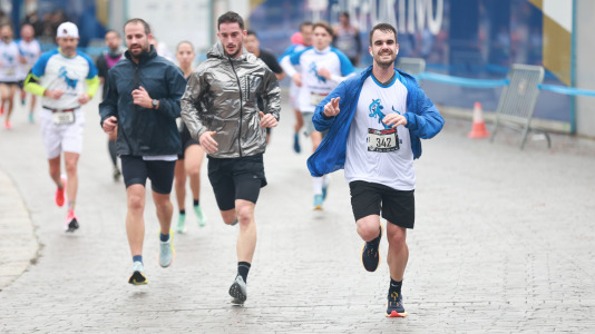 Miles de personas corrieron en la prueba, que batió su récord de participación y contó con el patrocinio de DxT Campeón