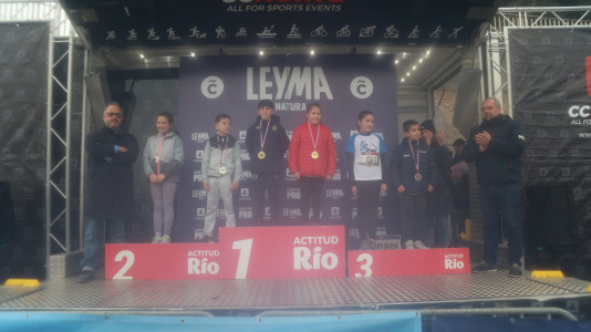 Miles de personas corrieron en la prueba, que batió su récord de participación y contó con el patrocinio de DxT Campeón