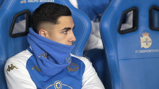 Yeremay Hernández, en el banquillo durante el Deportivo-Mallorca