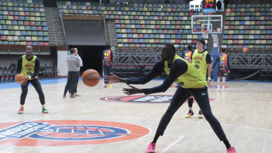 El Leyma Coruña abrió el 2026 junto a su afición este viernes con una jornada de puertas abiertas en el Coliseum, en la que los seguidores naranjas pudieron asistir al primer entrenamiento del año 