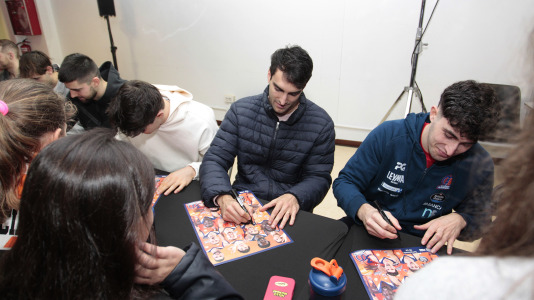 El Leyma Coruña abrió el 2026 junto a su afición este viernes con una jornada de puertas abiertas en el Coliseum, en la que los seguidores naranjas pudieron asistir al primer entrenamiento del año 