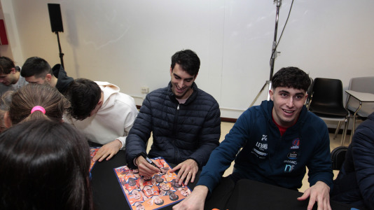 El Leyma Coruña abrió el 2026 junto a su afición este viernes con una jornada de puertas abiertas en el Coliseum, en la que los seguidores naranjas pudieron asistir al primer entrenamiento del año 