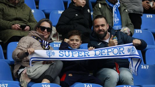 La hinchada blanquiazul, que llevaba más de dos meses sin celebrar una victoria en casa, sufrió con el equipo y le empujó hasta el final para sumar los tres puntos ante los manchegos