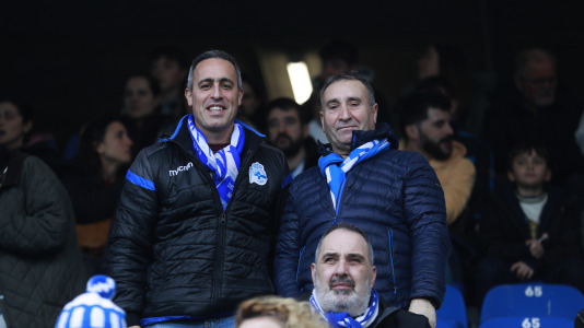 La hinchada blanquiazul, que llevaba más de dos meses sin celebrar una victoria en casa, sufrió con el equipo y le empujó hasta el final para sumar los tres puntos ante los manchegos