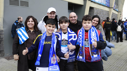 La hinchada blanquiazul, que llevaba más de dos meses sin celebrar una victoria en casa, sufrió con el equipo y le empujó hasta el final para sumar los tres puntos ante los manchegos