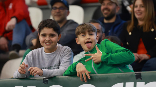 Aficionados del Liceo durante el partido contra el Sant Just