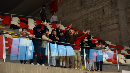 Aficionados del Liceo durante el partido contra el Sant Just