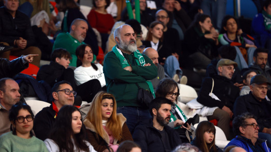 Unos 2.000 espectadores presenciaron el duodécimo triunfo seguido del Liceo