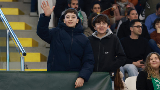 Aficionados del Liceo durante el partido contra el Sant Just