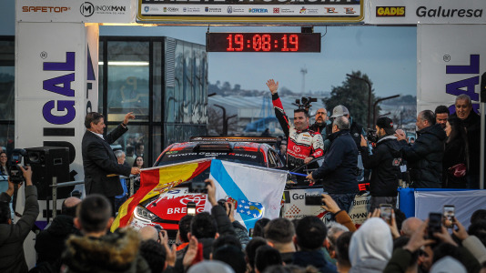 Iván Ares fue el más rápido del novedoso tramo urbano, con el Castillo de San Antón de fondo