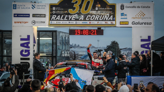 Iván Ares fue el más rápido del novedoso tramo urbano, con el Castillo de San Antón de fondo