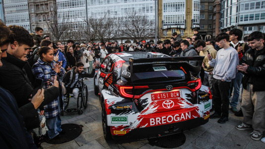 Iván Ares fue el más rápido del novedoso tramo urbano, con el Castillo de San Antón de fondo