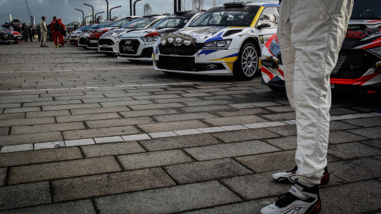 Iván Ares fue el más rápido del novedoso tramo urbano, con el Castillo de San Antón de fondo