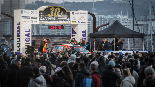 Iván Ares fue el más rápido del novedoso tramo urbano, con el Castillo de San Antón de fondo