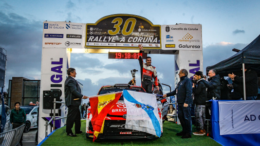 Iván Ares fue el más rápido del novedoso tramo urbano, con el Castillo de San Antón de fondo