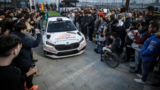 Iván Ares fue el más rápido del novedoso tramo urbano, con el Castillo de San Antón de fondo