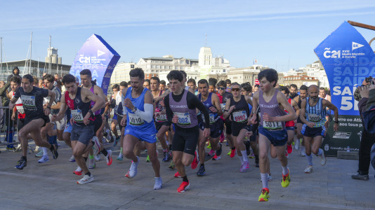 Miles de participantes formaron parte del Medio Maratón y la carrera 5K este domingo en la ciudad herculina