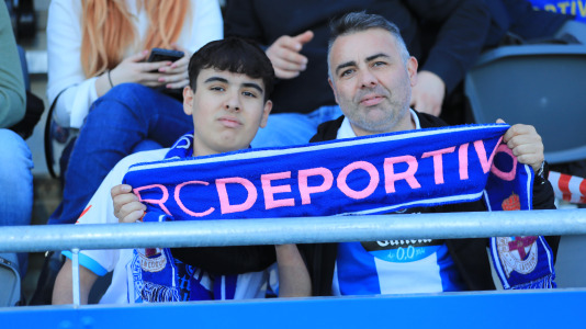 Cientos de seguidores blanquiazules vivieron una montaña rusa de emociones que terminó con final feliz y con los tres puntos rumbo a A Coruña