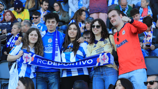 Cientos de seguidores blanquiazules vivieron una montaña rusa de emociones que terminó con final feliz y con los tres puntos rumbo a A Coruña
