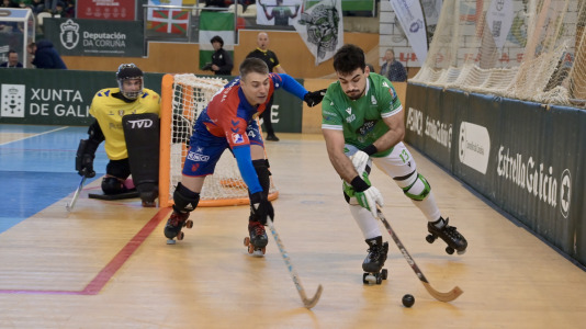 Cita solidaria, ánimo en las gradas y mucha tensión sobre la pista en el duelo entre primero y segundo