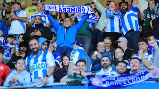 Cientos de seguidores blanquiazules vivieron una montaña rusa de emociones que terminó con final feliz y con los tres puntos rumbo a A Coruña