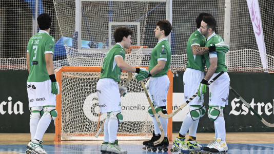 Cita solidaria, ánimo en las gradas y mucha tensión sobre la pista en el duelo entre primero y segundo