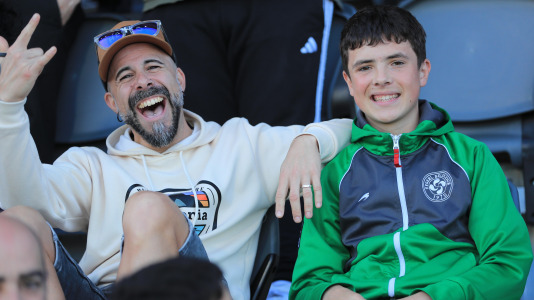 Cientos de seguidores blanquiazules vivieron una montaña rusa de emociones que terminó con final feliz y con los tres puntos rumbo a A Coruña