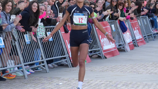 Miles de participantes formaron parte del Medio Maratón y la carrera 5K este domingo en la ciudad herculina