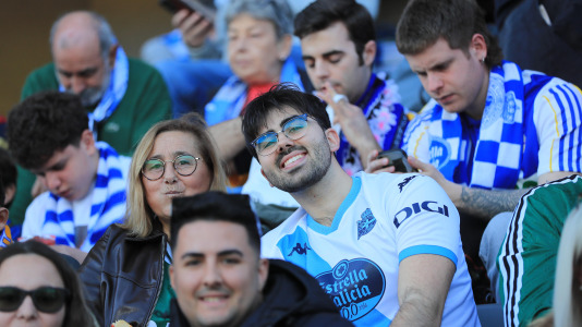 Cientos de seguidores blanquiazules vivieron una montaña rusa de emociones que terminó con final feliz y con los tres puntos rumbo a A Coruña