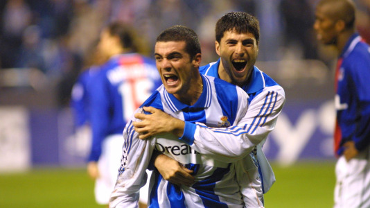Pandiani y Diego Tristán celebran el cuarto gol del Dépor que selló la remontada al PSG DEPORTIVO-PSG: 4-3EL DEPORTIVO DE A CORUA PROTAGONIZO ANOCHE LA PROEZA DE REMONTAR TRES GOLES EN CONTRA Y DERROTO AL PARIS SAINT GERMAIN EN UNO DE LOS PARTIDOS MAS APASIONANTES QUE SE HA VIVIDO EN LA HISTORIA DEL CLUB. PANDIANI MARCO TRES GOLES Y TRISTAN UNO. PARTIDO CORRESPONDIENTE AL GRUPO B DE LA SEGUNDA FASE DE LA LIGA DE CAMPEONES DISPUTADO EN EL ESTADIO DE RIAZOR.