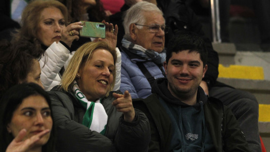 Cerca de 4.000 espectadores se dieron cita para homenajear al Liceo por el título de Copa antes del duelo con el Barcelos